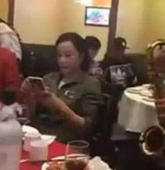 又是饭局!这次是刘晓庆!