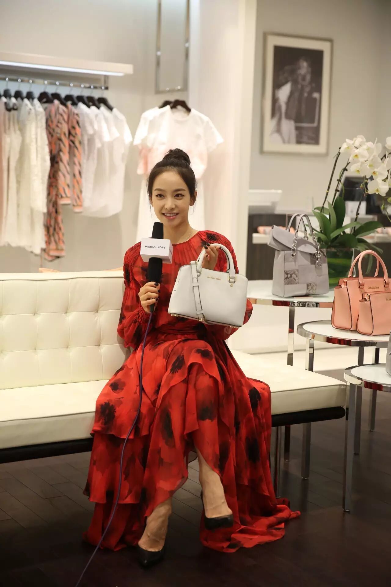 前有霍建华、宋茜,后有刘涛陈晓……万象城分分钟邂逅明星