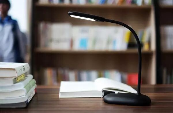 儿瞳节，送孩子一盏护眼灯如何？