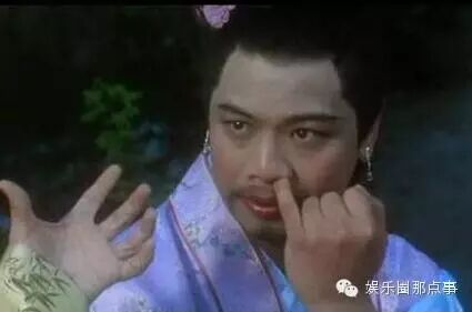 他本是餐厅老板,因为同桌周星驰的一句话成“如花”,...