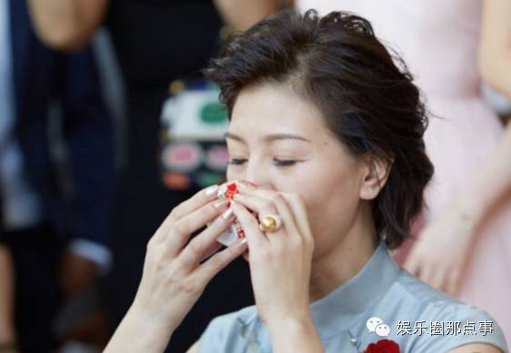 刘诗诗妈妈第二范冰冰妈妈第九,最美星妈排行榜,她竟是...