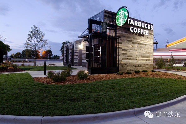 StarbucksStore02.jpg