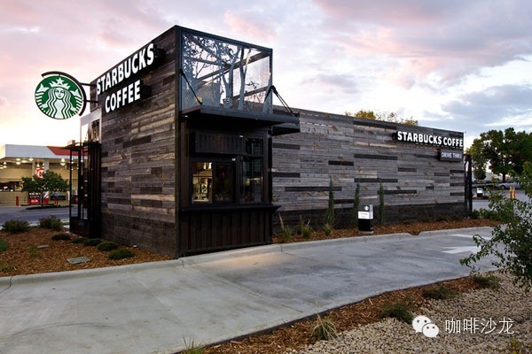 StarbucksStore04.jpg
