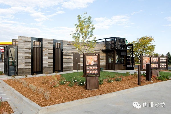 StarbucksStore07.jpg