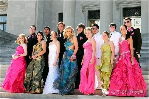 远方：毕业舞会，美国高中生的成人礼和狂欢节