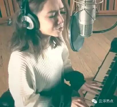 邓紫棋自弹自唱致敬哥哥,唱得一般,也就单曲循环了30多...