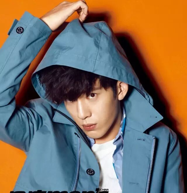 井柏然登杂志开年封面,慵懒气质魅力十足(珍藏版)