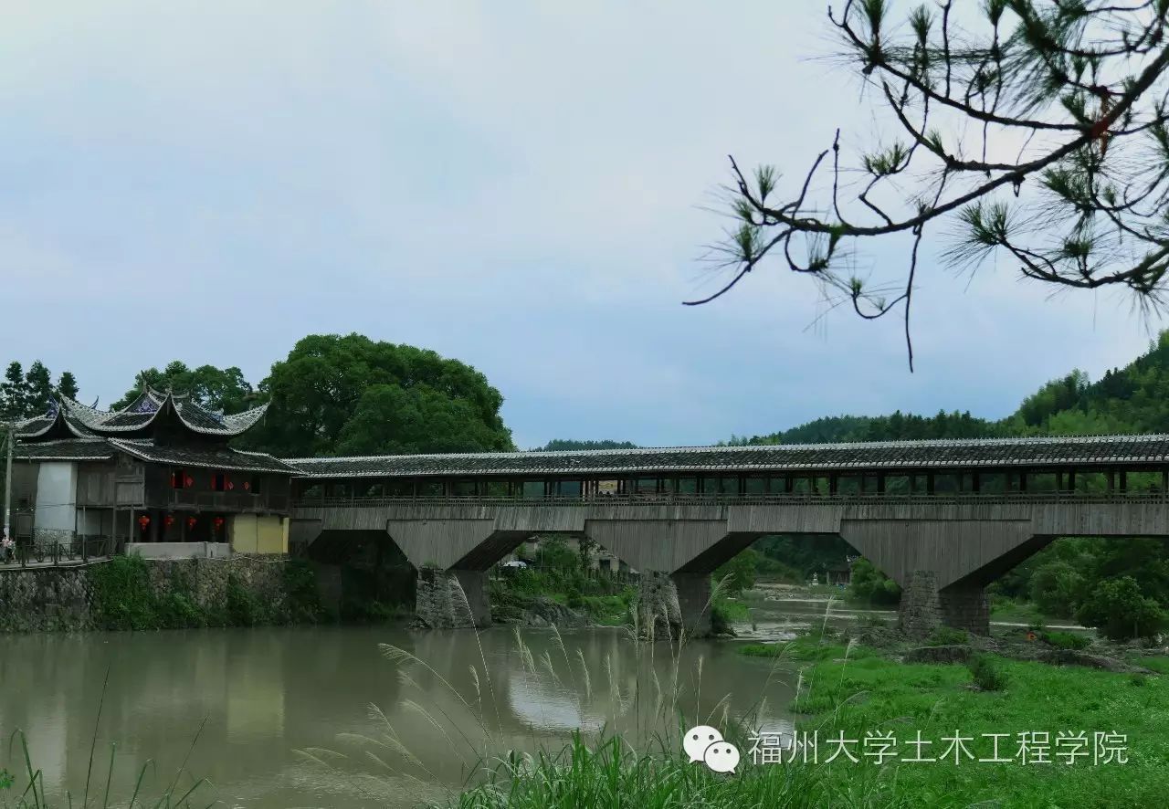对屏南县长桥镇万安桥旁以北50米的空地进行测绘,测量过程中虽困难