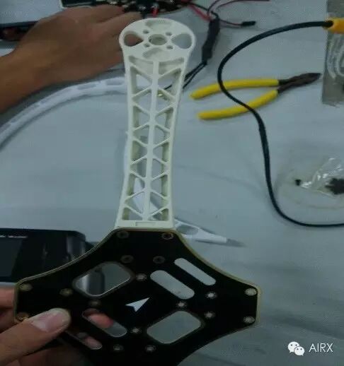 無人機(jī)組裝教學(xué)貼 