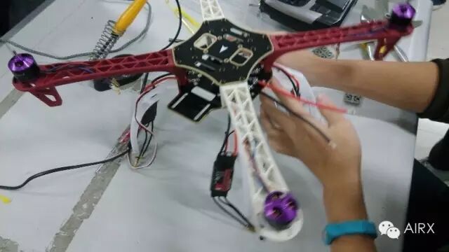 無(wú)人機(jī)組裝教學(xué)貼 