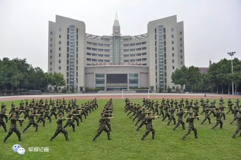 火箭军大学_火箭军工程大学民用_中国人民解放军火箭军工程大学