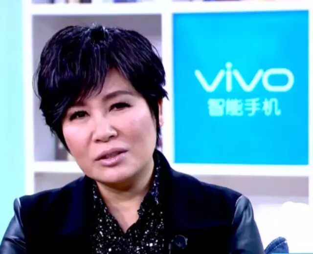 黄小琥大聊坎坷姐弟恋