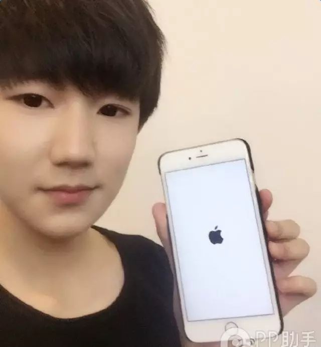 淘气!TFBoys王源iPhone手机设置1970变砖