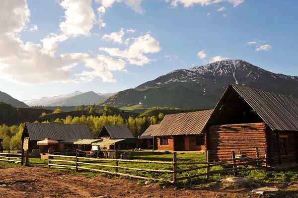 新疆最美的8条公路，震惊卡车司机，太美了！