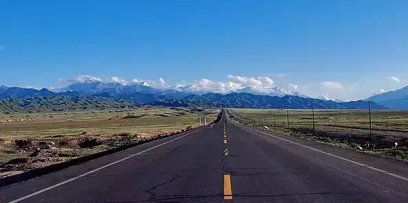 新疆最美的8条公路，震惊卡车司机，太美了！