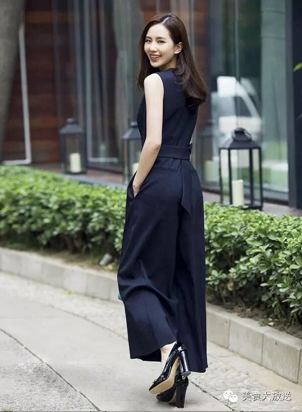 刘诗诗最爱的一条裤子 尽显高挑身材气质干练洒脱