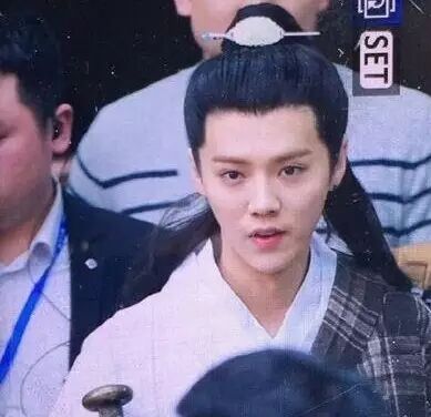 像鹿晗吴亦凡一样 教你做零毛孔细致男神