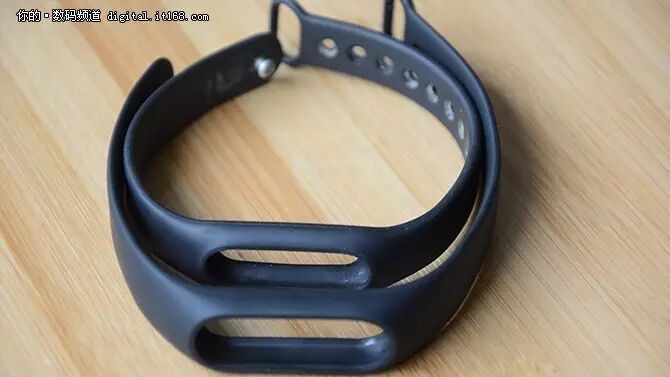 小米手环2使用评测：LED屏幕加心率检测