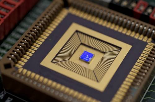 苹果大力布局micro LED，技术成熟还要多久？