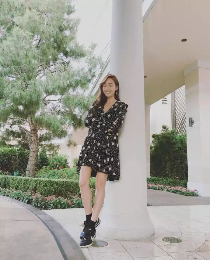 迷妹Jessica   好想看她穿女士西装啊啊啊啊