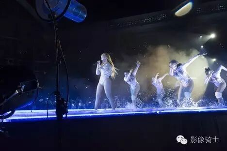 【视频】碧昂斯世界巡回演唱会 超乎想象的舞台表演