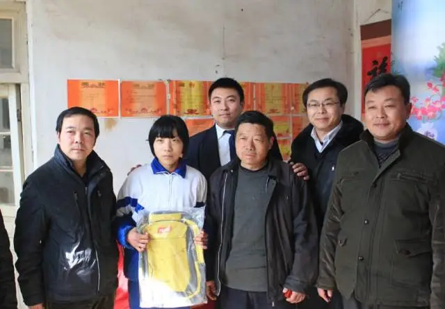 济南大智长清分校郭校长走访慰问马山中学困难学生