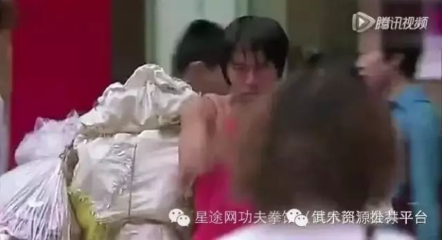 周星驰的每一部电影里都有李小龙的影子!