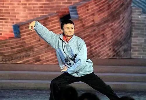 黄晓明、霍建华、陈晓等七大男神被一个老男人打败!情何...