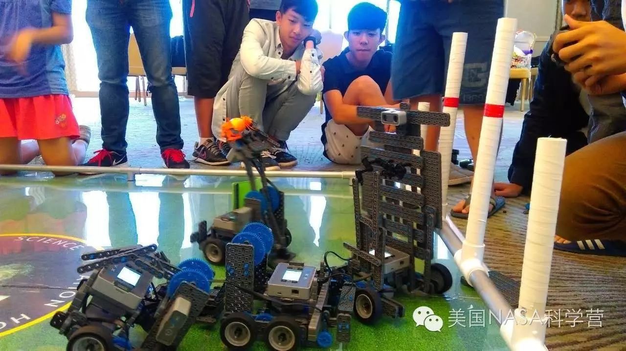 机器人活动高潮迭起:相扑比赛,足球比赛,橄榄球比赛---hasse未来机器