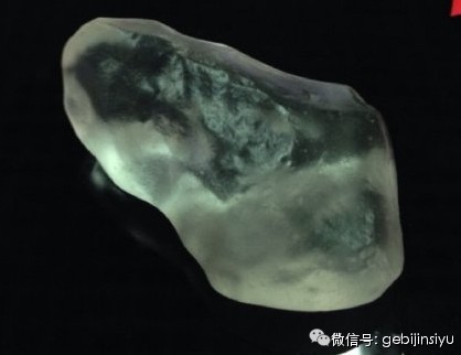 新疆戈壁金丝玉“宝石光”籽料图片欣赏及真伪辨别简析 新疆戈壁金丝玉“宝石光”籽料图片欣赏及真伪辨别简析
