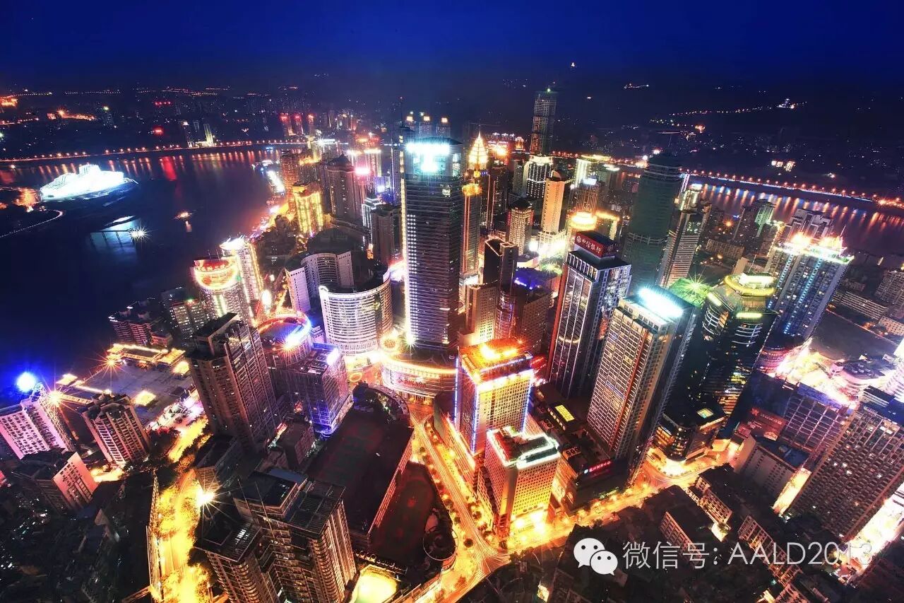 在光和彩的诱导下我们复制出的“不夜城”丨A · 趣谈