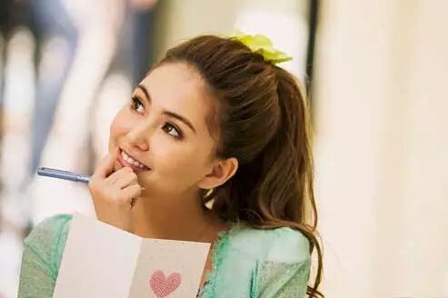 93年的奶茶妹妹怀孕,00年的易烊千玺庆生15岁,称99年的王俊凯有代沟…我们都老了!-怀孕期