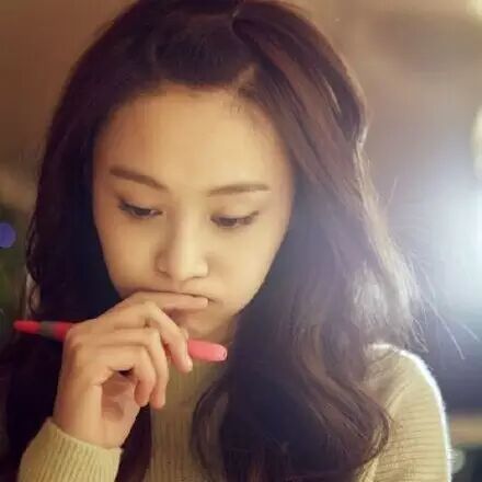 93年的奶茶妹妹怀孕,00年的易烊千玺庆生15岁,称99年的王俊凯有代沟…我们都老了!-怀孕期