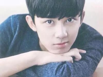 93年的奶茶妹妹怀孕,00年的易烊千玺庆生15岁,称99年的王俊凯有代沟…我们都老了!-怀孕期