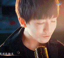 93年的奶茶妹妹怀孕,00年的易烊千玺庆生15岁,称99年的王俊凯有代沟…我们都老了!-怀孕期