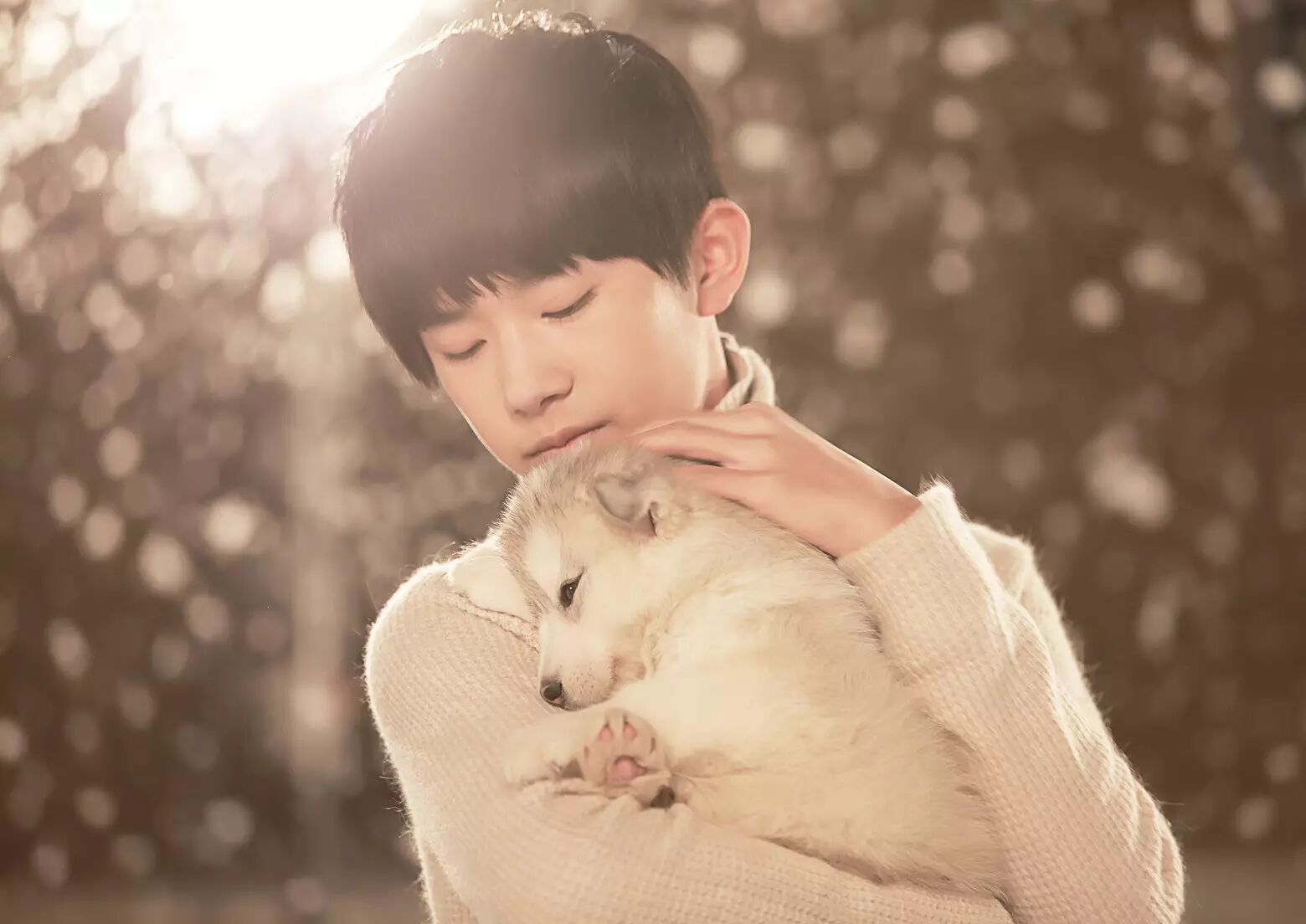 93年的奶茶妹妹怀孕,00年的易烊千玺庆生15岁,称99年的王俊凯有代沟…我们都老了!-怀孕期