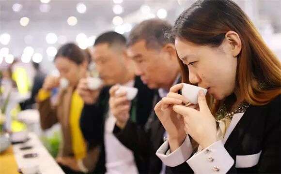 “商务用茶礼仪”，这么做生意更能成