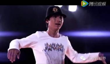 在田埂上的“迈克尔.杰克逊”