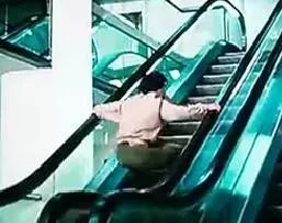 成龙最牛B的一段视频!看过的人都傻眼了!