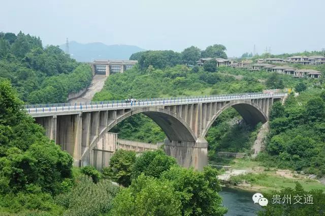 7月12日上午,贵阳公路管理局管养的清镇至水城公路姬昌桥经过4个月的