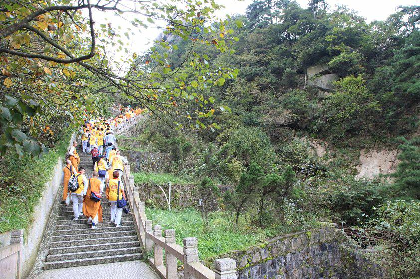 【大连佛友网大连寺院资讯】永清寺游学之旅登九华山天台--领略非人间