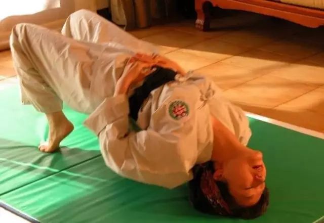 母亲朴槿惠：人要活得正直和真诚！