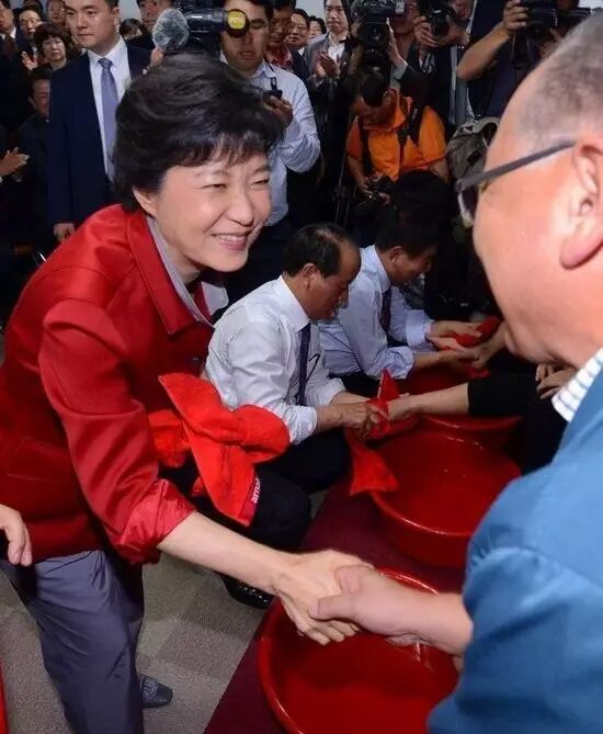 母亲朴槿惠：人要活得正直和真诚！