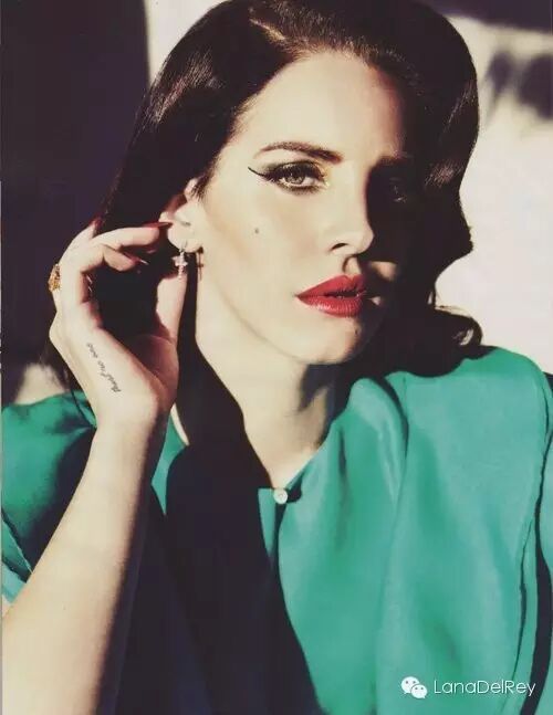 Lana Del Rey 的“词中画”