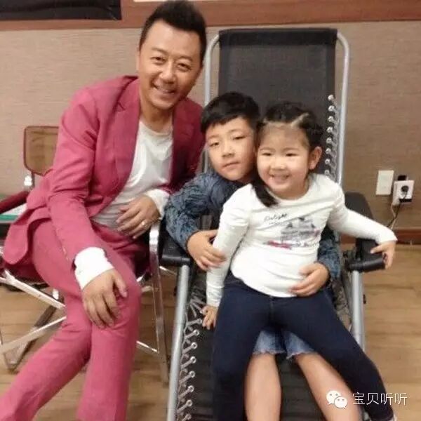 郭德纲晒两儿子照片拼颜值 ,二胎年龄差多少比较好-怀孕期