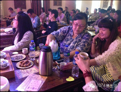 參與的單身男女朋友來自金融、房地產(chǎn)、教育、醫(yī)院、酒店管理等各個行業(yè)共有30余名
