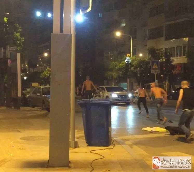 网传武胜街头"黑社会"火拼?(图)