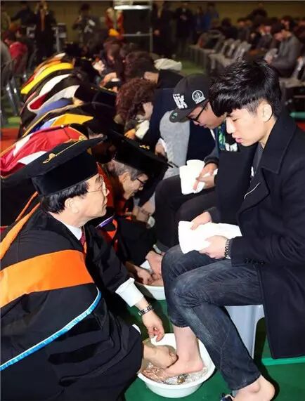 母亲朴槿惠：人要活得正直和真诚！