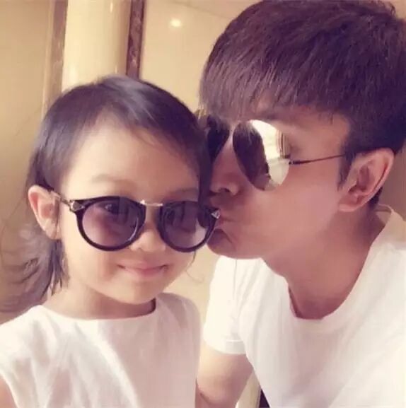 贾乃亮、李小璐、甜馨,你了解他们么,你感受到他们的正...