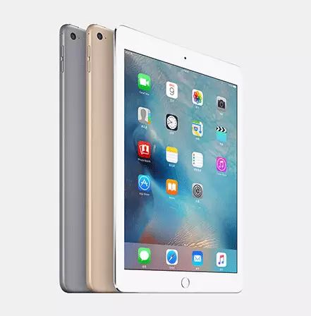 用一台appleipadair2,陪他一起goals